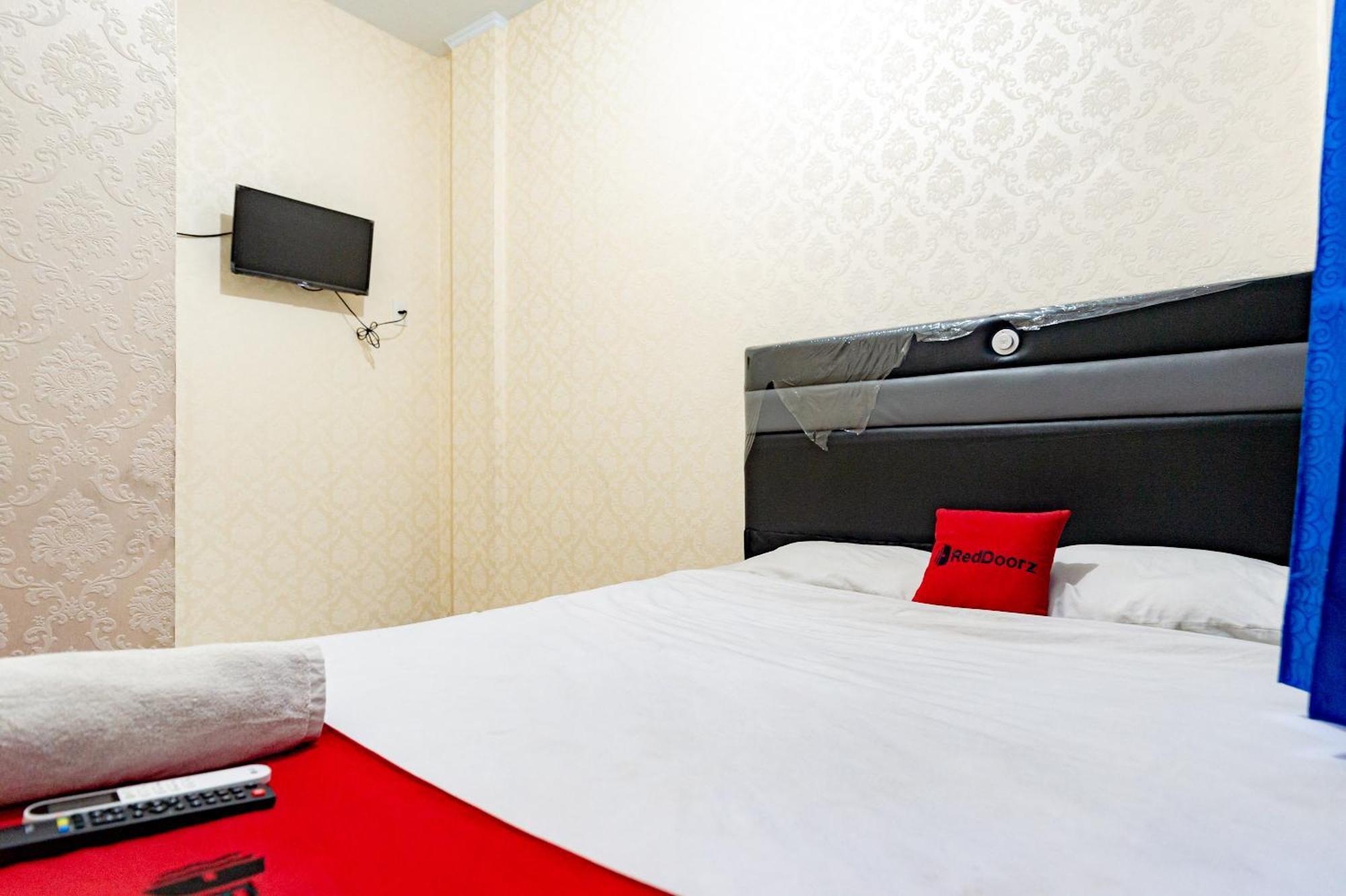 מלון Reddoorz Near Rsud Dr Pringadi Medan 3 מראה חיצוני תמונה