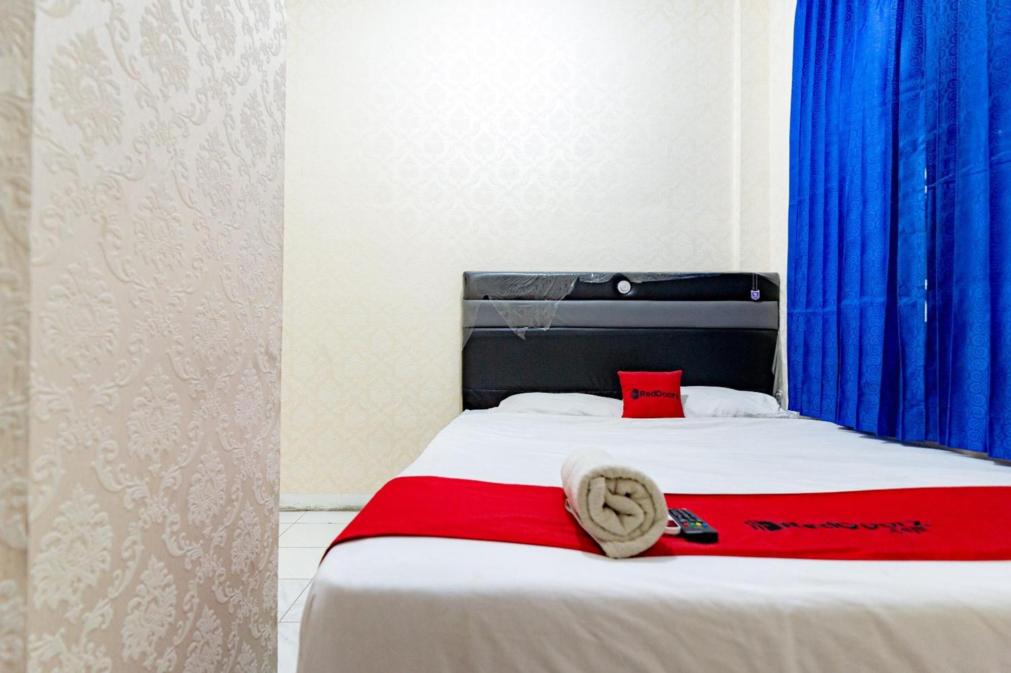 מלון Reddoorz Near Rsud Dr Pringadi Medan 3 מראה חיצוני תמונה