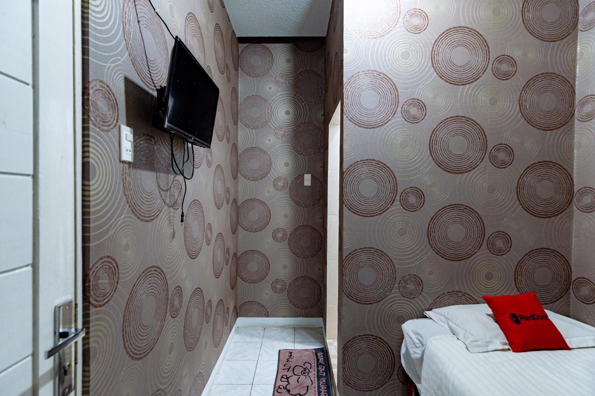 מלון Reddoorz Near Rsud Dr Pringadi Medan 3 מראה חיצוני תמונה